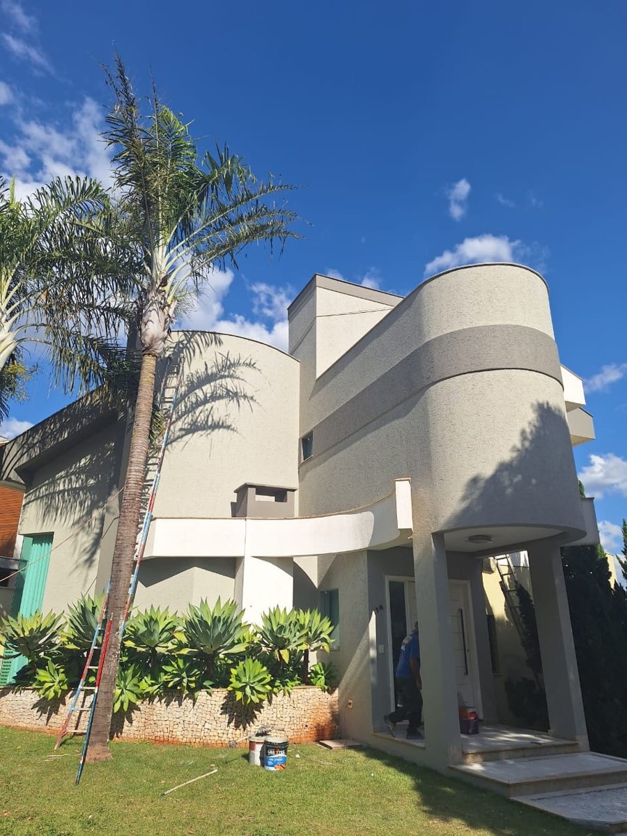 Mansão de alto padrão finalizada com pintura de excelência pela equipe Pinturas Ribeiro